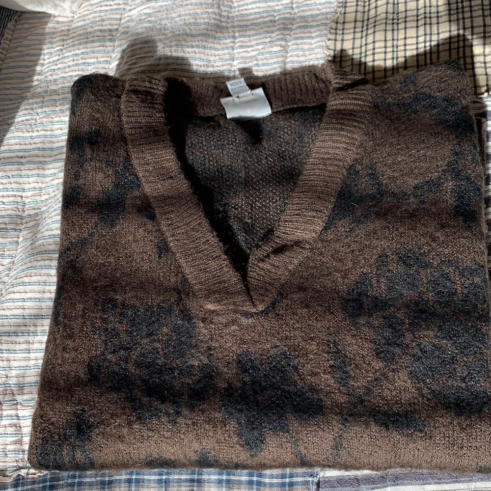 Ladies sweater